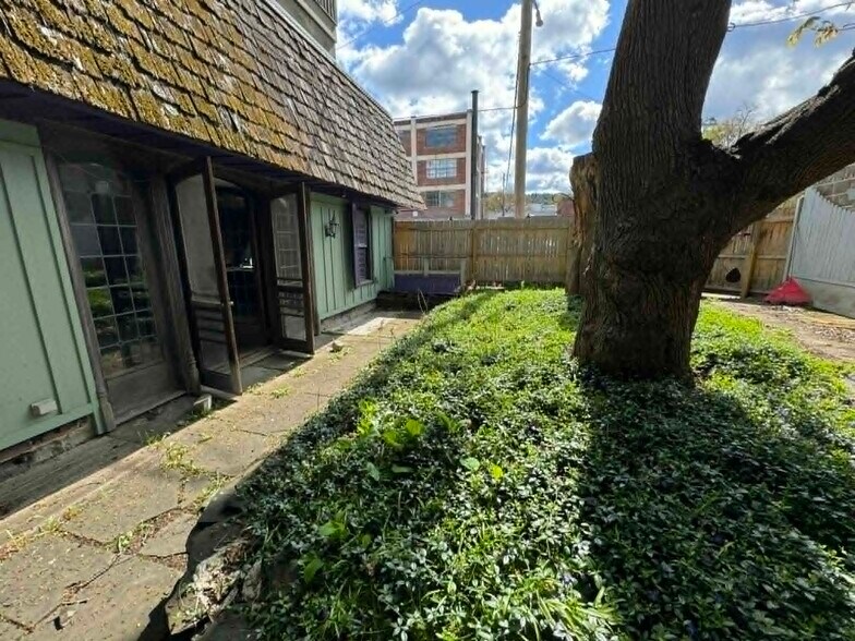 More Photos Of 127 Main St, Cooperstown Storefront For Sale
