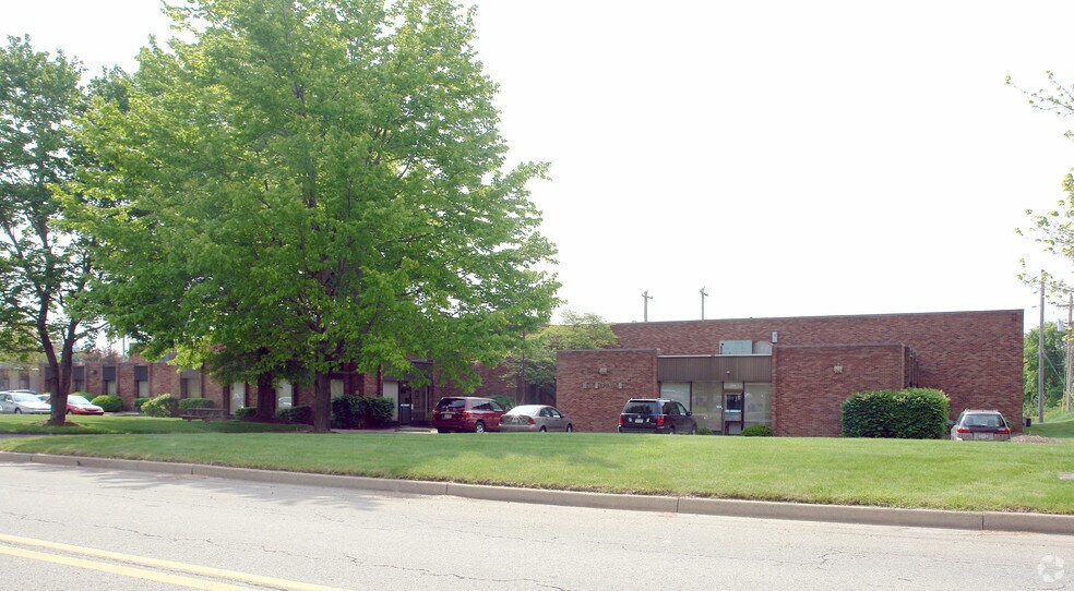 More Photos Of 135-141 Delta Dr, Pittsburgh Research And Development For Lease