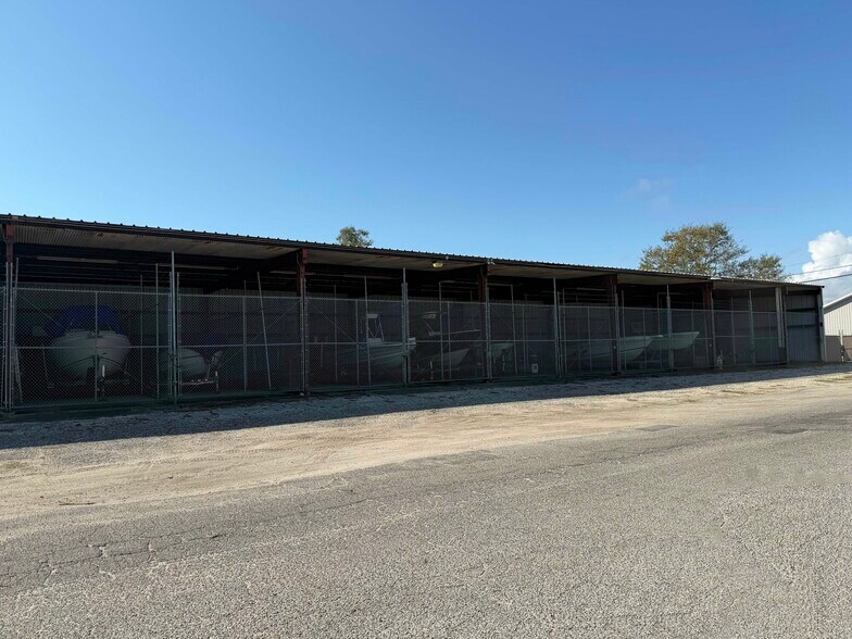 More Photos Of 4002 Adams Ave, Gulfport Self Storage For Sale