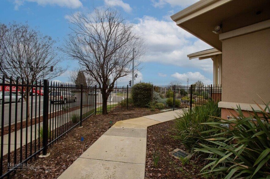 More Photos Of 2216 Buenaventura Blvd, Redding Medical For Sale