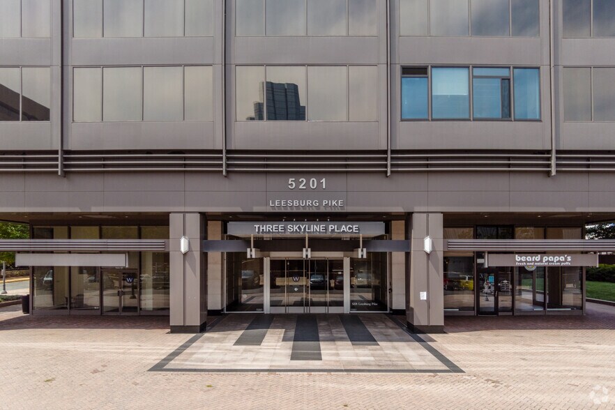 More Photos Of 5201 Leesburg Pike, Falls Church Office For Lease