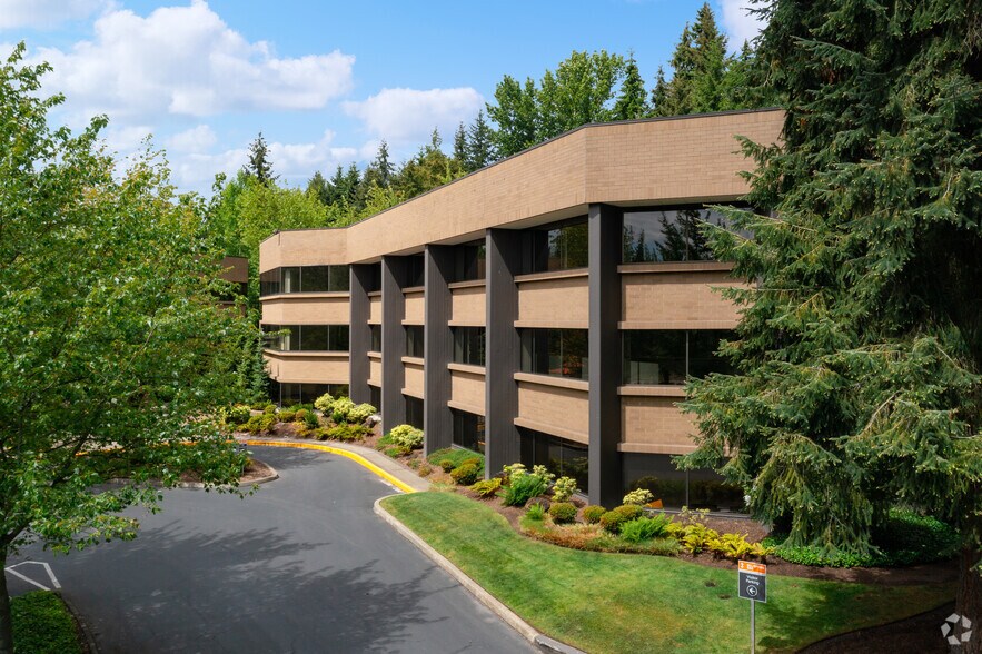 More Photos Of 11808 Northup Way, Bellevue Coworking Space