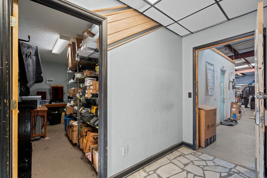 More Photos Of 4704 N College Rd, Castle Hayne Warehouse For Lease