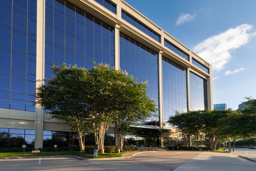 More Photos Of 777 Post Oak Blvd, Houston Office For Lease