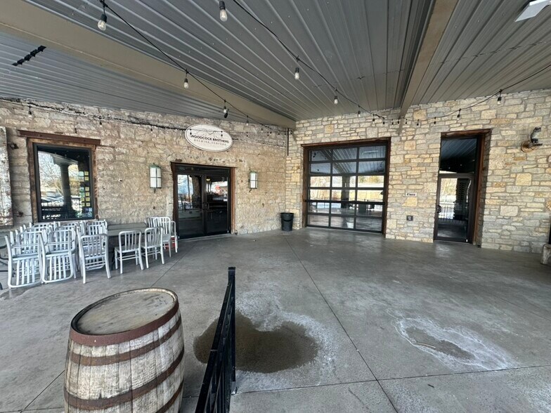 More Photos Of 638 Lake St, Wilson Freestanding For Lease