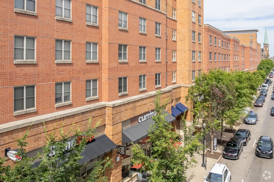 More Photos Of 138 Calhoun St, Cincinnati Dormitory For Lease