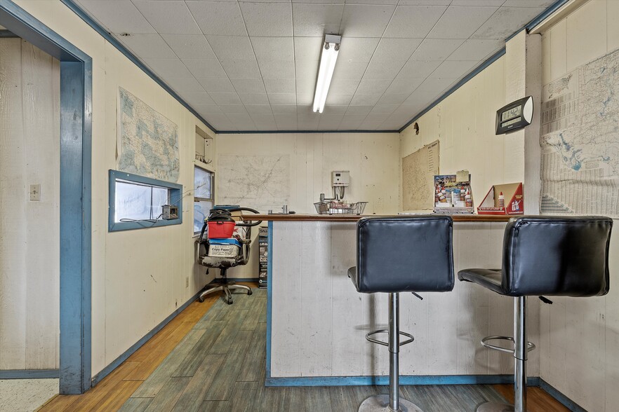 More Photos Of 201 W Oak St, West Service Station For Sale