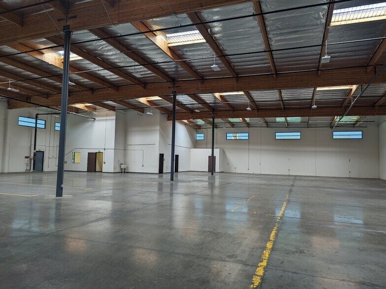 More Photos Of 4730 Littlejohn St, Baldwin Park Warehouse For Lease