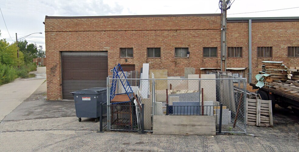 More Photos Of 9119-9136 Medill Ave, Franklin Park Light Distribution For Lease