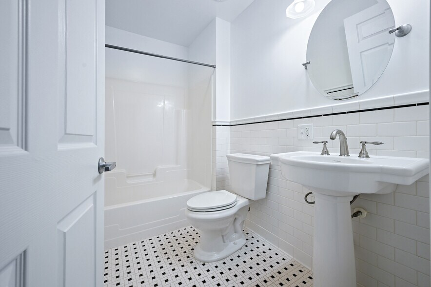 More Photos Of 56 Main St, Stamford Hotel For Sale