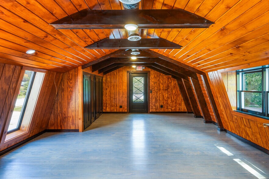 More Photos Of 851 Highway 441 S, Clayton Freestanding For Sale