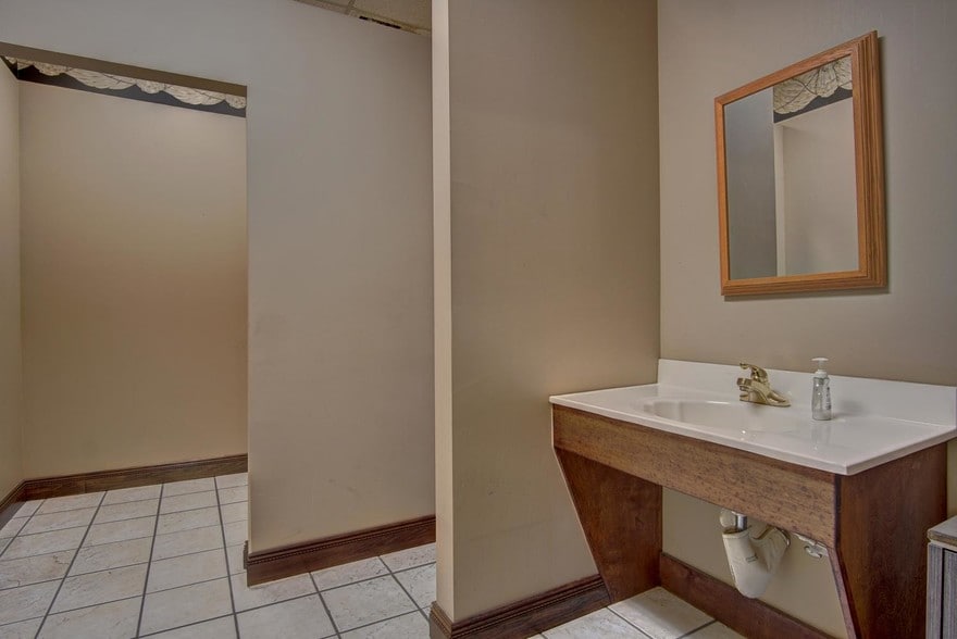 More Photos Of 5105 Old Ellis Pt, Roswell Office For Lease