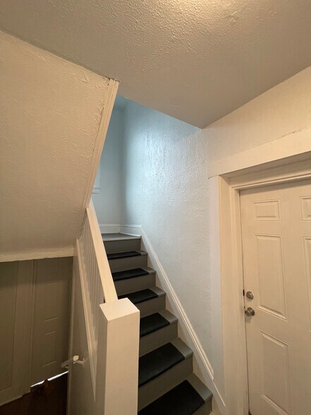 More Photos Of 1386 E 43rd St, Cleveland Specialty For Sale