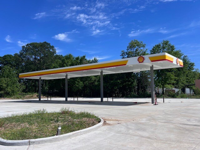 Primary Photo Of 1002 University ave, Lafayette Service Station For Sale
