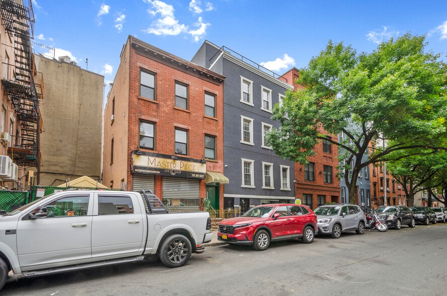 Primary Photo Of 128 India St, Brooklyn Storefront Retail Residential For Sale
