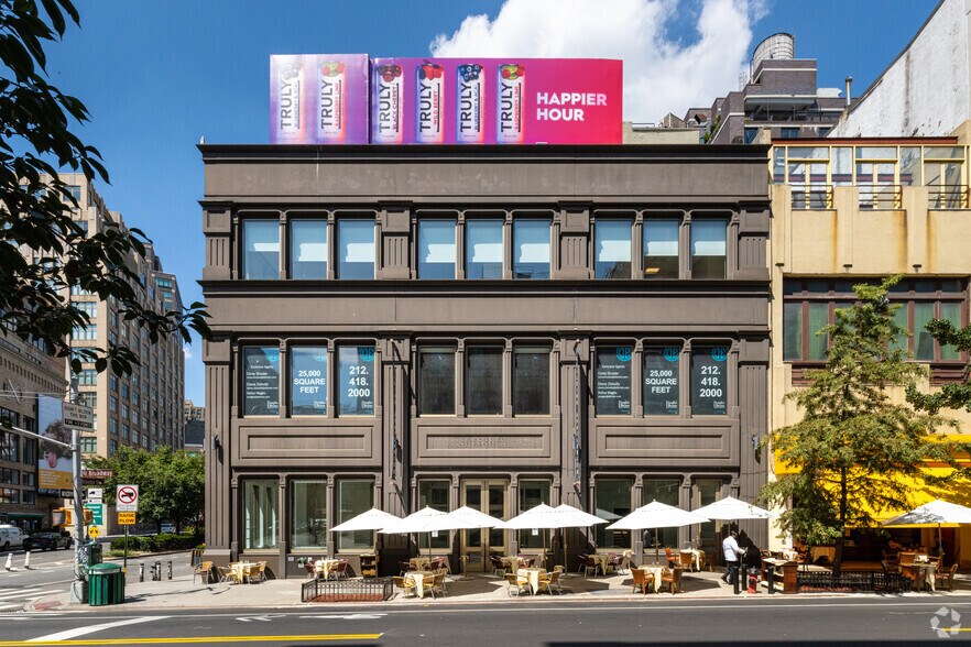 More Photos Of 372 W Broadway, New York Storefront Retail Office For Lease