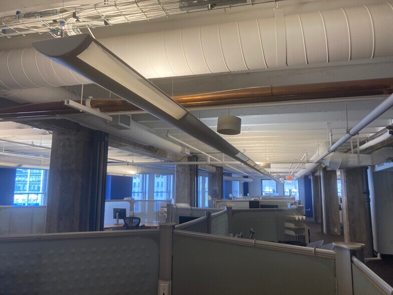 More Photos Of 16-24 N Meridian St, Indianapolis Office For Lease