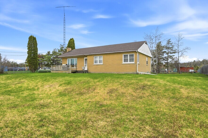 More Photos Of 4142 Stewarts Ln, Severn Flex For Sale