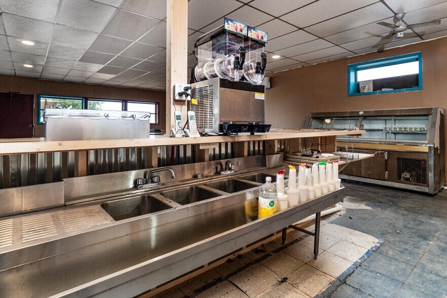 More Photos Of 9298 Texas 86, Silverton Restaurant For Sale