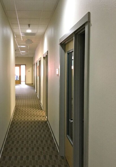More Photos Of 323 E 2nd St, The Dalles Storefront Retail Office For Lease