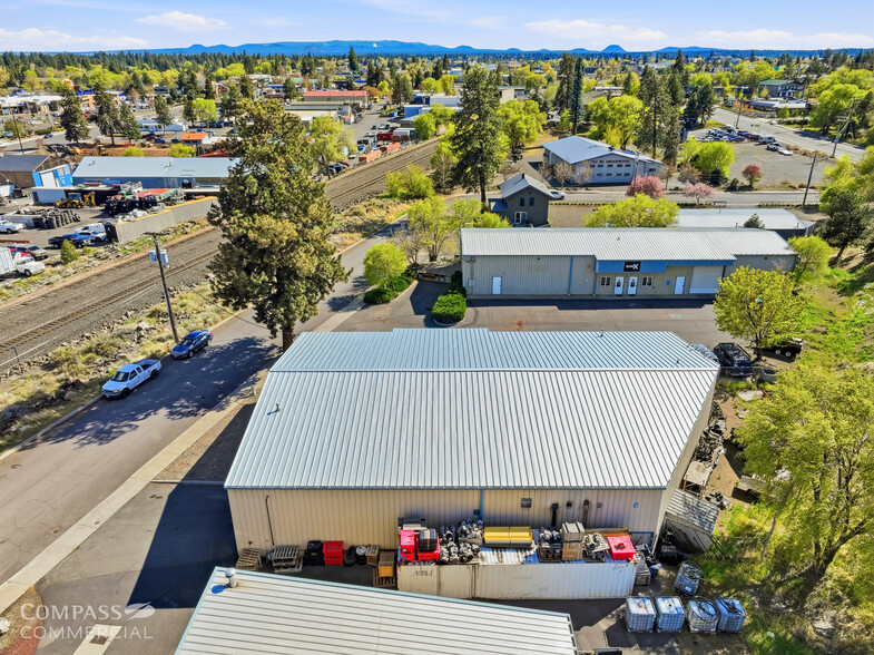 More Photos Of 2185 NE 2nd St, Bend Warehouse For Sale