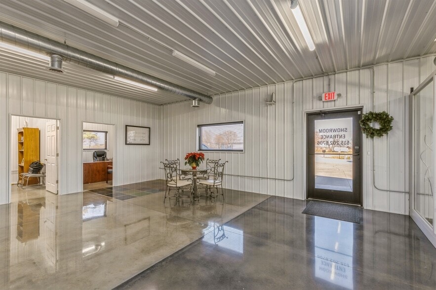 More Photos Of 33083 Ute Ave, Waukee Flex For Sale