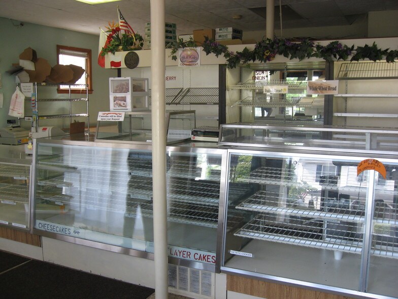 More Photos Of 606 Main St, Sayreville General Retail For Sale