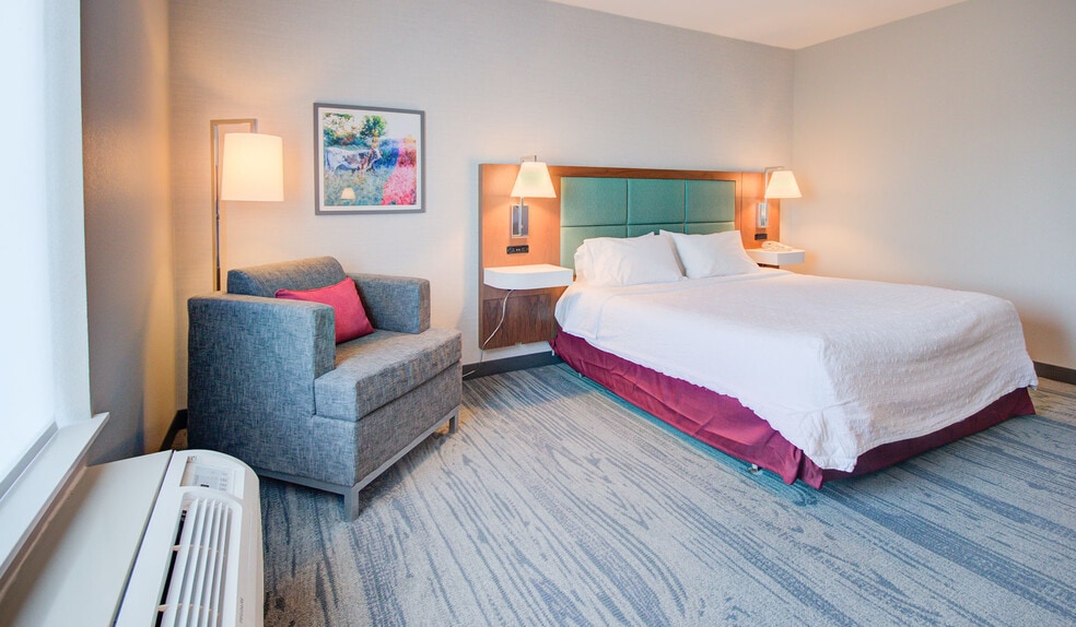More Photos Of 4617 7th St, Bay City Hotel For Sale