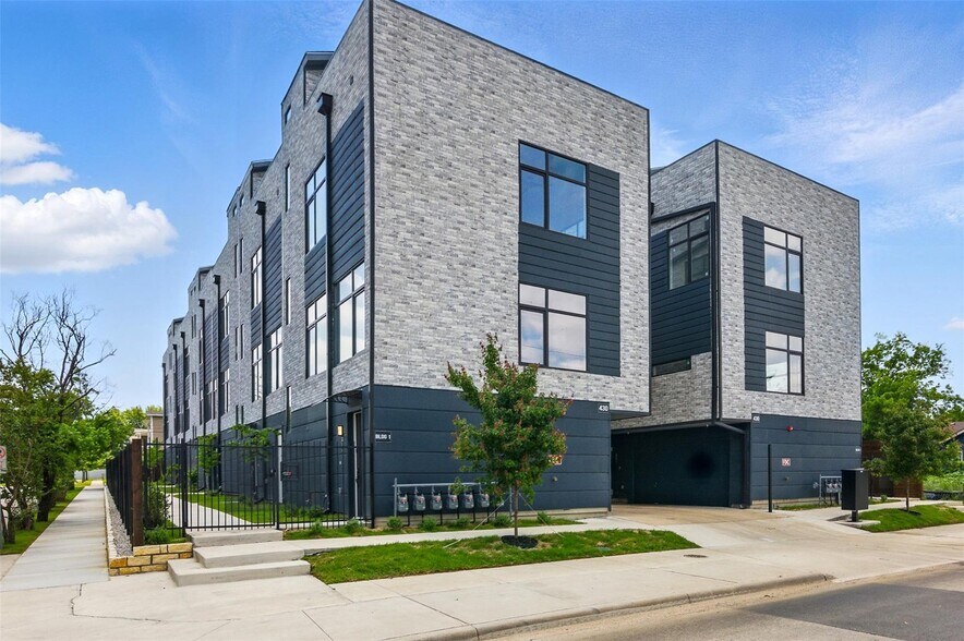 More Photos Of 426-430 E 8th St, Dallas Apartments For Sale