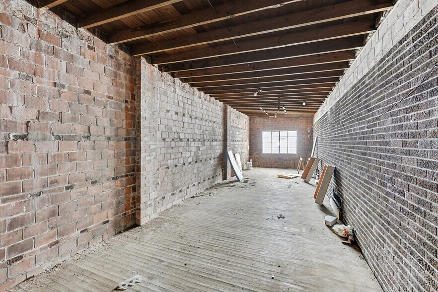 More Photos Of 109 S Wayne Ave, Lockland Storefront For Sale