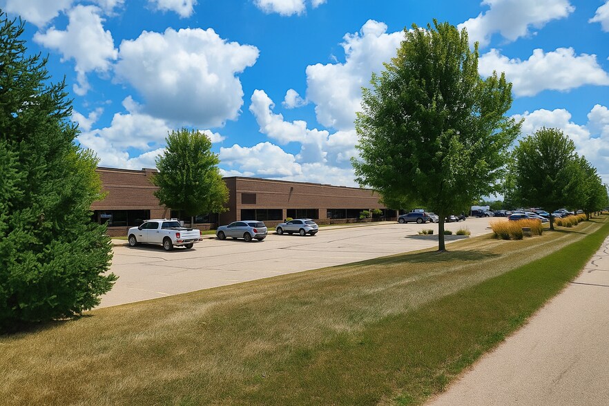 Primary Photo Of 201 Moravian Valley Rd, Waunakee Showroom For Lease