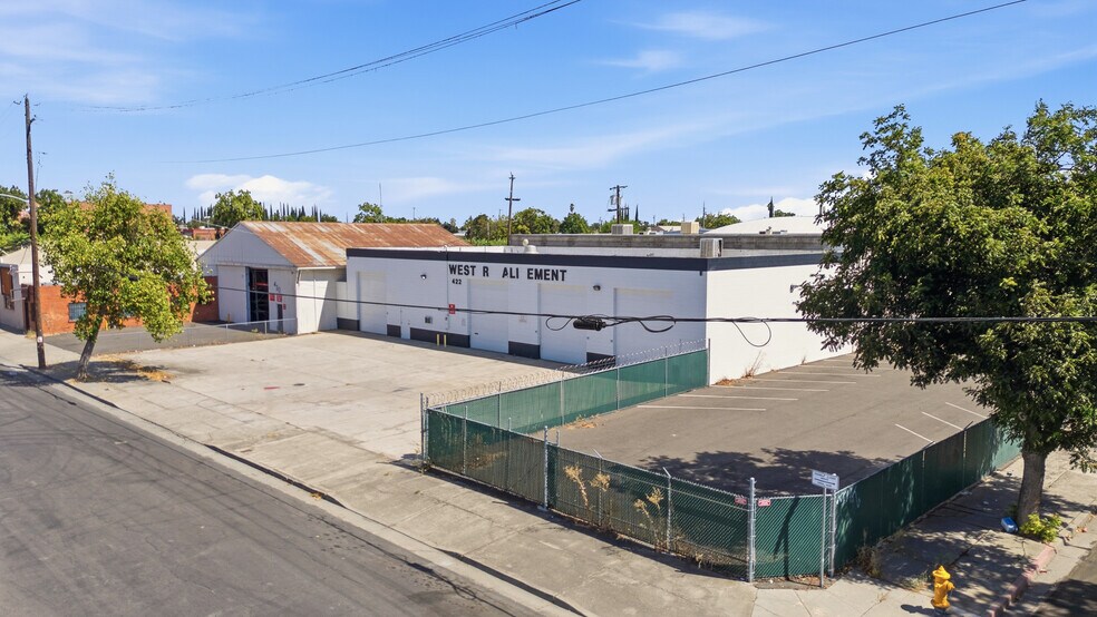 More Photos Of 945 E Lindsay, Stockton Warehouse For Sale