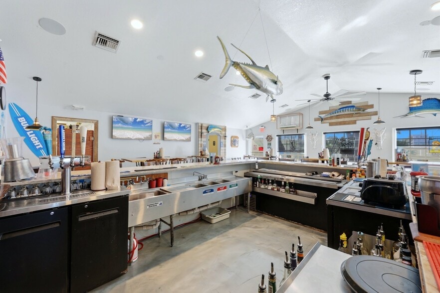 More Photos Of 2901 Placida Rd, Englewood Restaurant For Sale