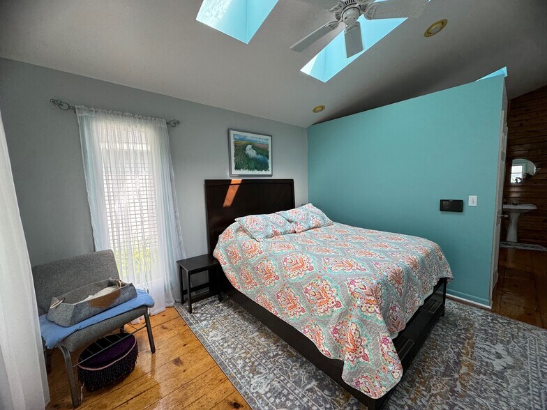 More Photos Of 214 S Main St, Lake City Hotel For Sale