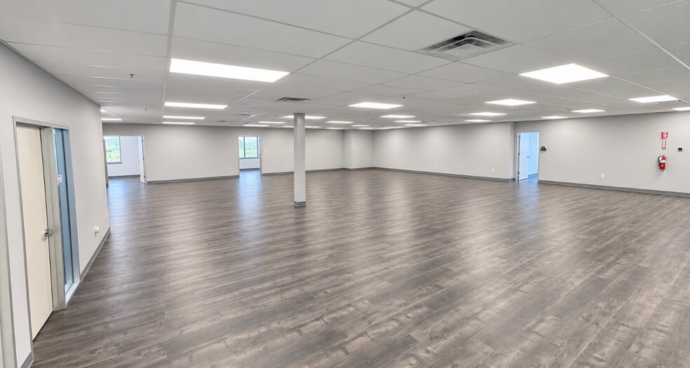More Photos Of 2021 Commerce Dr, McKinney Office For Sale