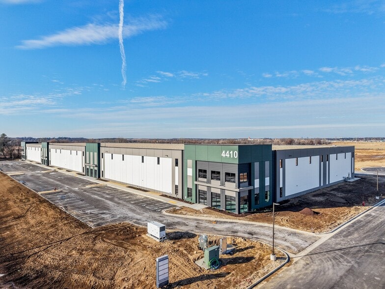 Primary Photo Of 4420 Daentl Rd, Deforest Industrial For Lease