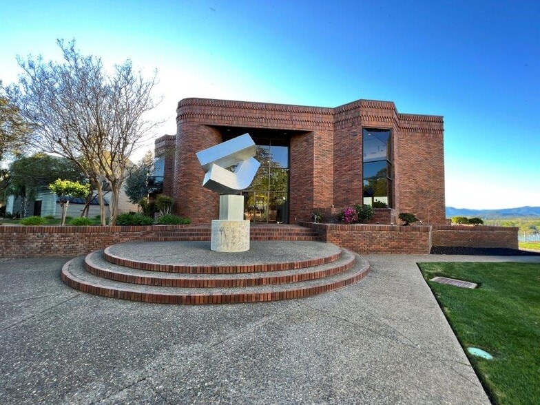 More Photos Of 400 Redcliff Dr, Redding Office For Sale