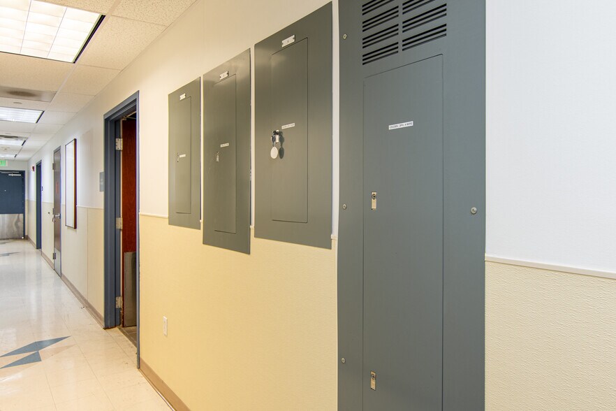 More Photos Of 201 W 5th St, Bonham Medical For Sale