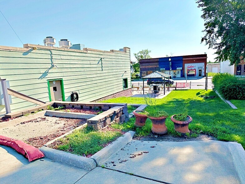 More Photos Of 8508-8510 N 30th St, Omaha Restaurant For Sale