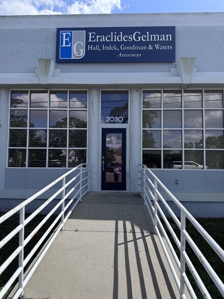 More Photos Of 2030 Bee Ridge Rd, Sarasota Office Residential For Sale