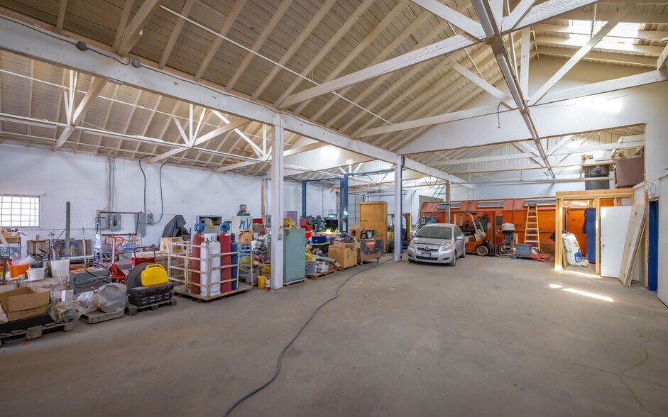 More Photos Of 11951 Mitchell Rd, Richmond Warehouse For Lease