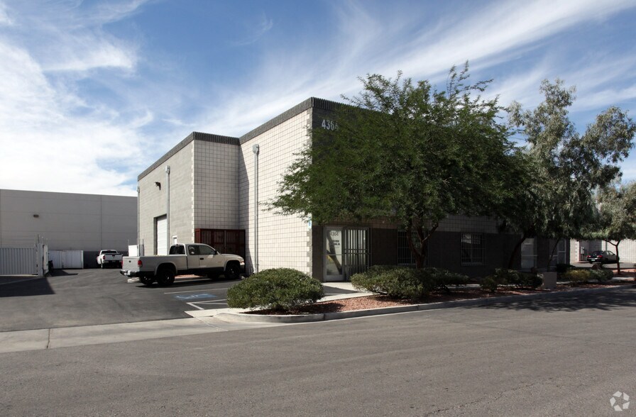 More Photos Of 4364 E Alexander Rd, Las Vegas Warehouse For Lease