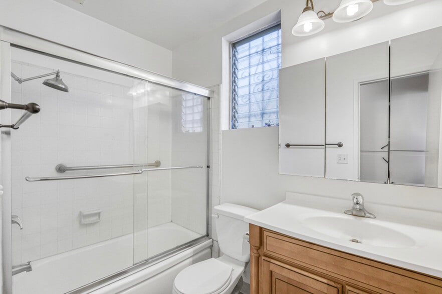 More Photos Of 14641 Magnolia Blvd, Sherman Oaks Apartments For Sale