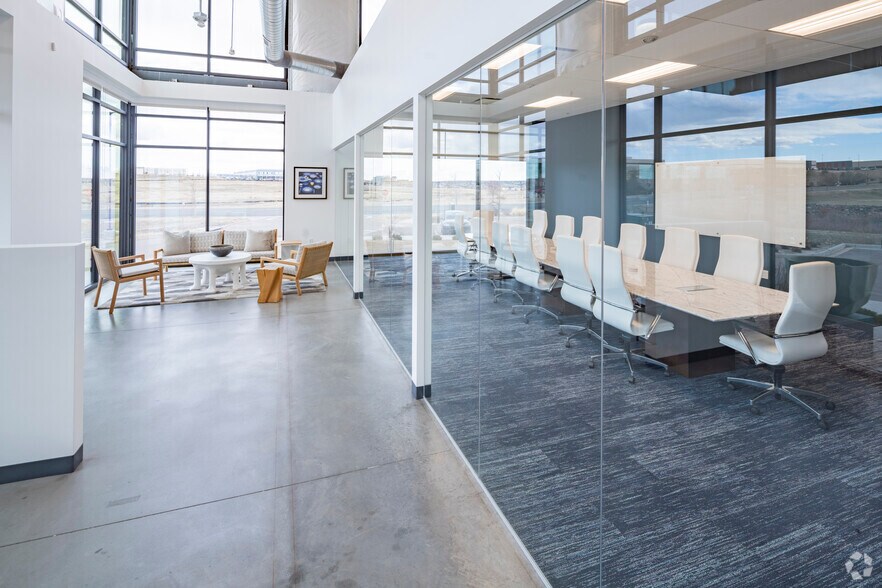 More Photos Of 14820 Compark Blvd, Parker Industrial For Sale