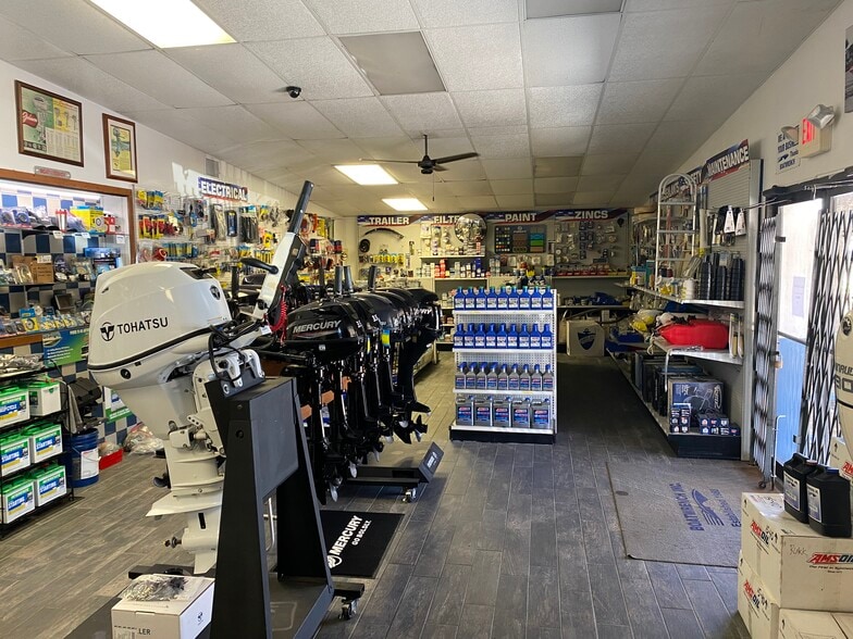 More Photos Of 720 N US 17-92 Hwy, Longwood Light Manufacturing For Sale