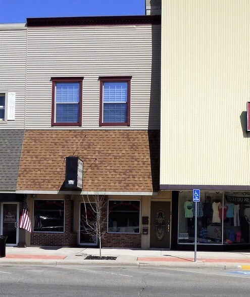 More Photos Of 107 N Main St, Monticello Storefront Retail Residential For Sale