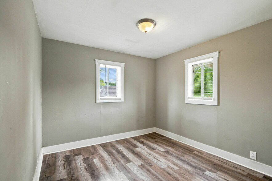 More Photos Of 206 Ferry St, Loudon Multifamily For Sale