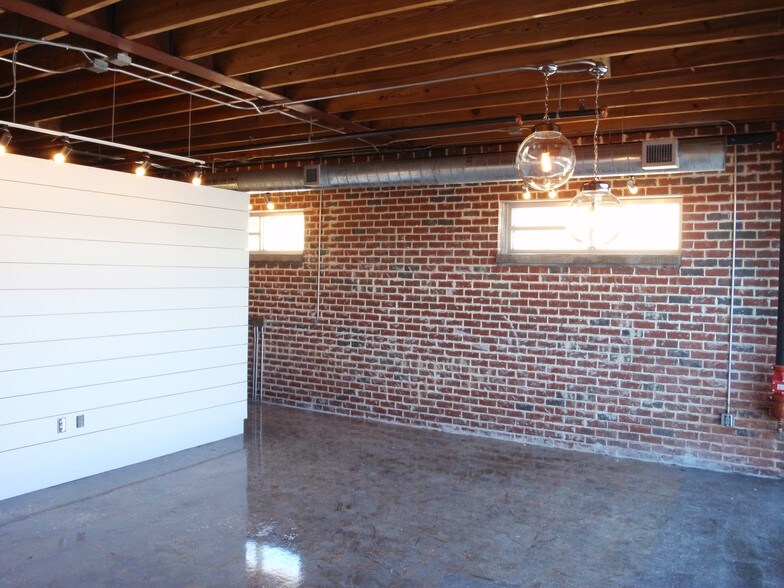 More Photos Of 624-626 New Bridge St, Jacksonville Storefront Retail Office For Sale
