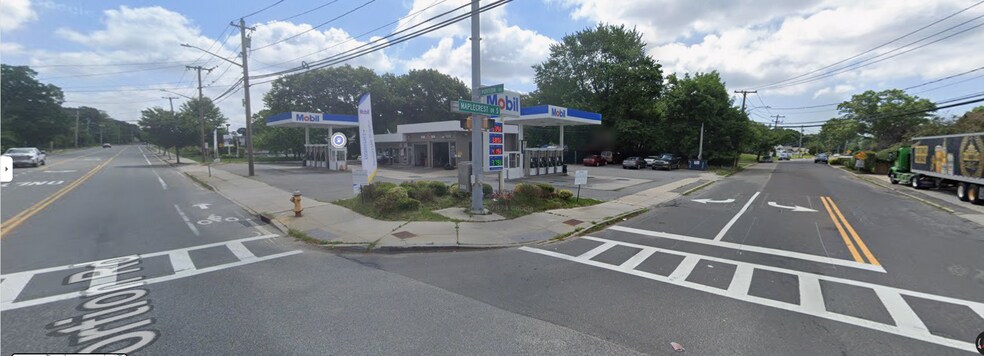 Primary Photo Of 950 Portion Rd, Lake Ronkonkoma General Retail For Lease