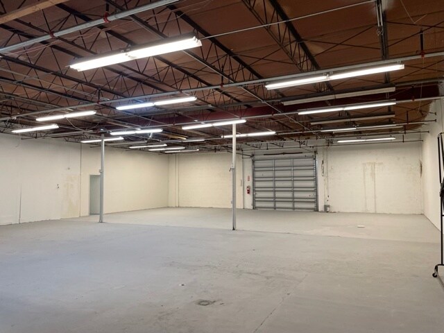 More Photos Of 1815 10th Ave N, Lake Worth Beach Warehouse For Lease